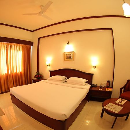 Hotel Rathna Residency Kójamputtúr Exteriér fotografie